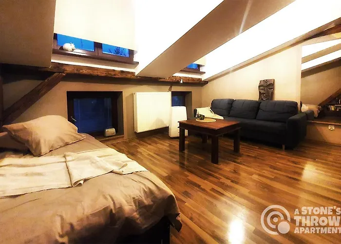 A Stone's Throw Краков