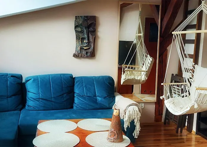 A Stone's Throw Апартаменты *